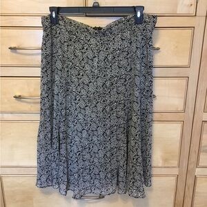 BAY STUDIO Career Skirt XL Black& Cream floral print flared fully lined side zip
